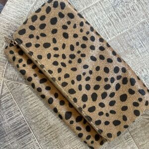 Leopard calf hair clutch w. detachable gold chain - never used